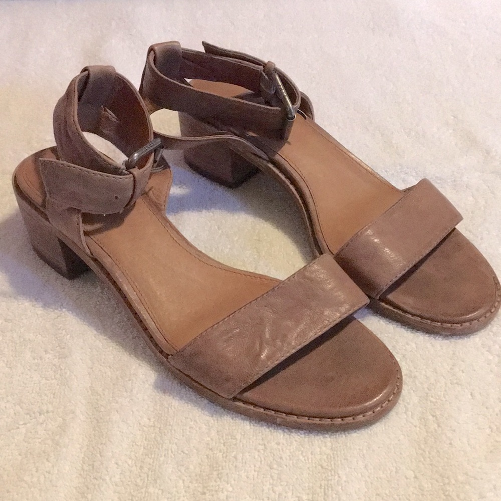 Frye Cindy Block Heeled Sandals Taupe Leather